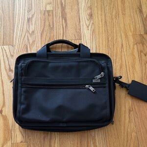 Tumi soft briefcase 15”x12” Black Men's Briefcase many compartments